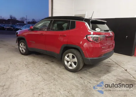 2019 Jeep Compass Latitude 4X4 из США, поврежденный, VIN 3C4NJDBBXKT846800